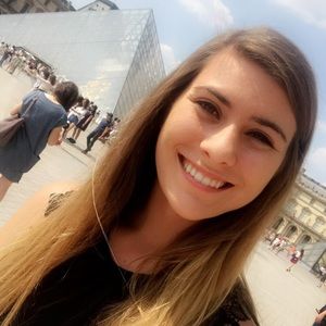 Meet your Posher, Lauren